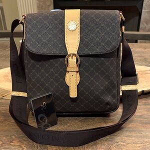NWOT - Rioni - Miley  - Top Buckle Messenger Bag